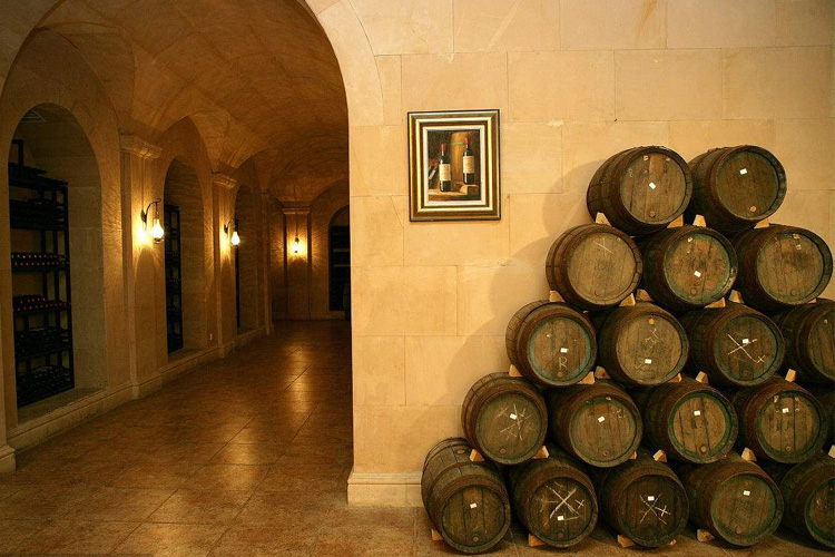 室內泳池太潮濕?普通的除濕機難以“勝任”除濕工作! 室內泳池太潮濕?普通的除濕機難以“勝任”除濕工作!