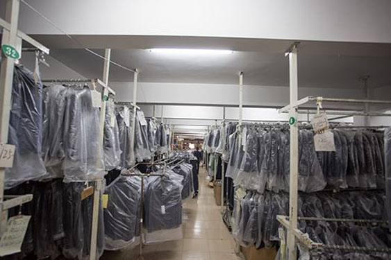 工業倉庫使用除濕機。